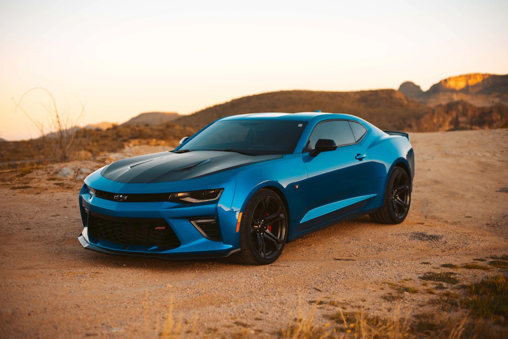 Modern sports car representing MotoDecode car consultation services